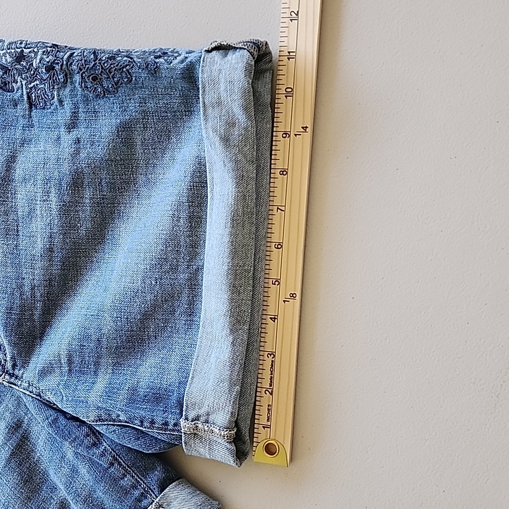 Women's Eddie Bauer Boyfriend Jean shorts - Picture 8 of 8